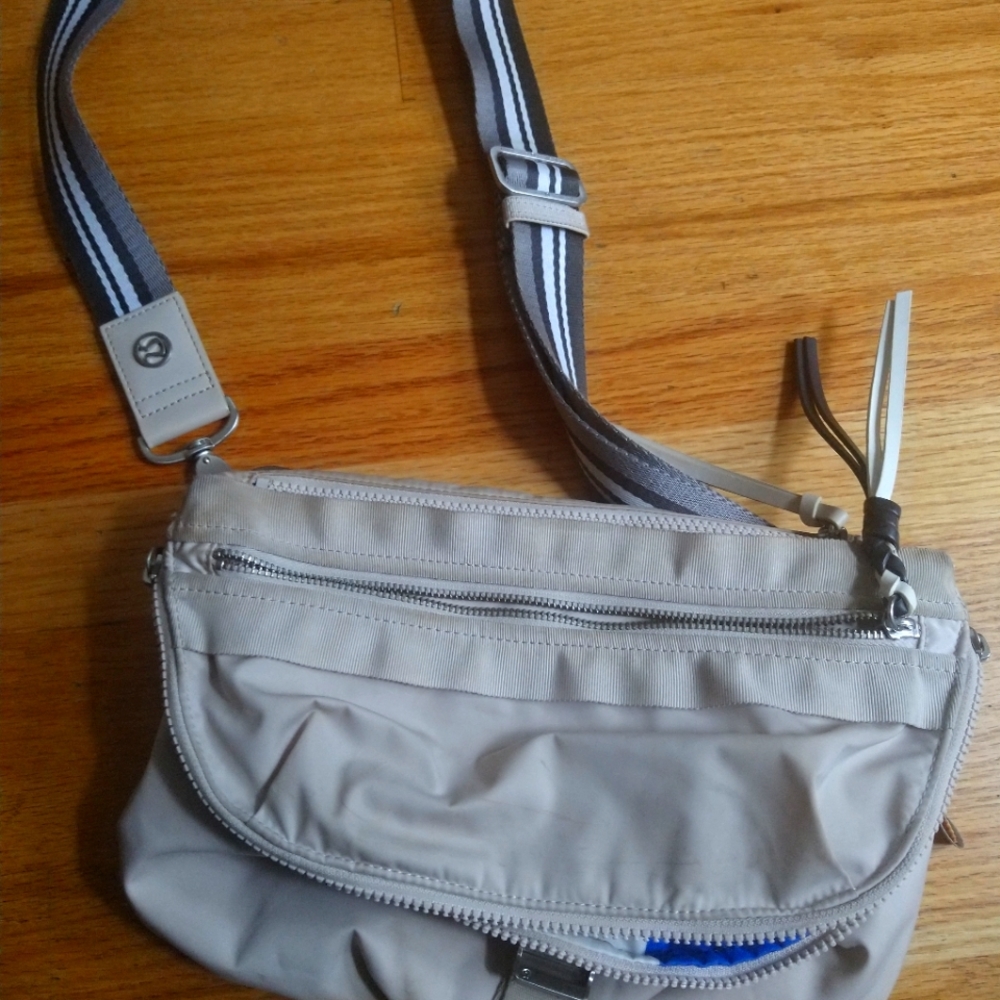 Lululemon Fanny Pack mini bag